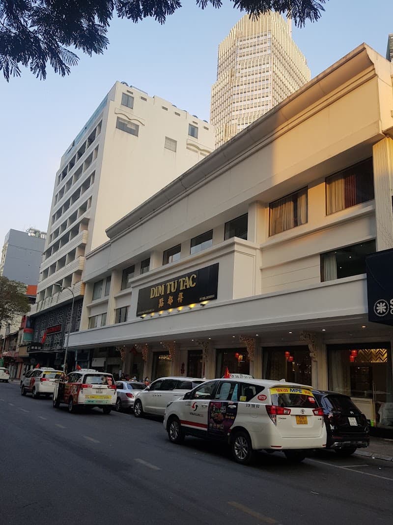 Saigon Minimal Luxe: Hidden Angles & Urban Nature