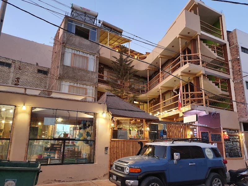 La Casa de Bamboo Guesthouse