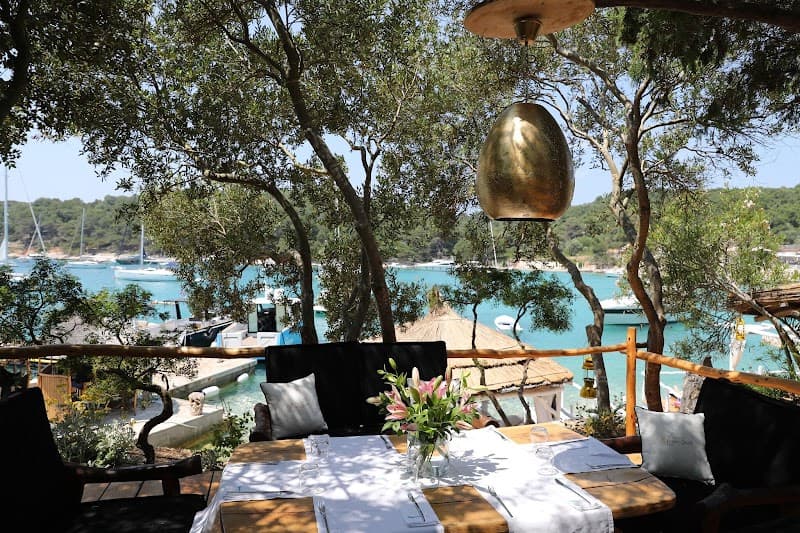 Laganini Lounge Bar & Fish House (Pakleni Islands)