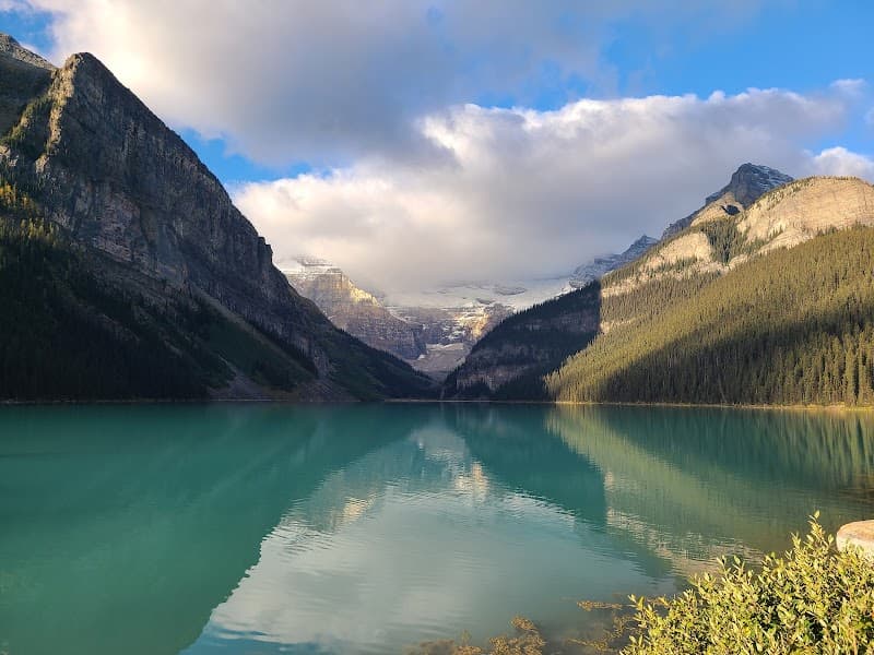 Lake Louise Lakeshore Walk