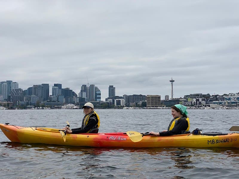 Lake Union Kayak Rental at Moss Bay