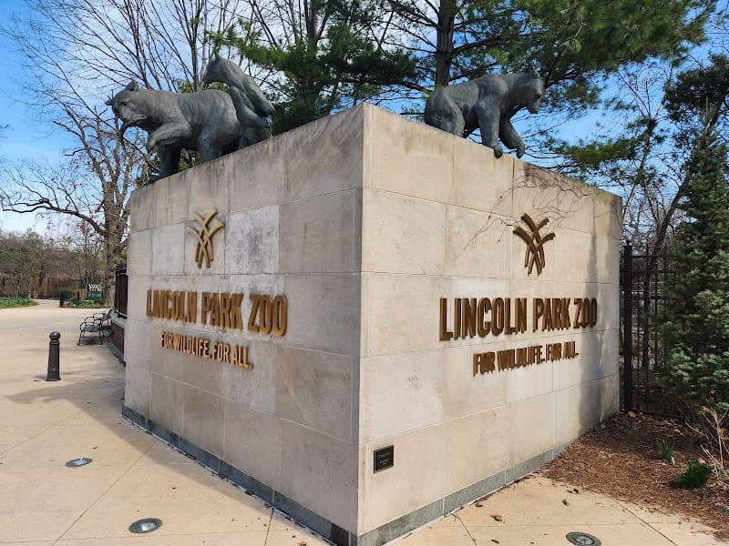 Lakefront Trail to Lincoln Park Zoo