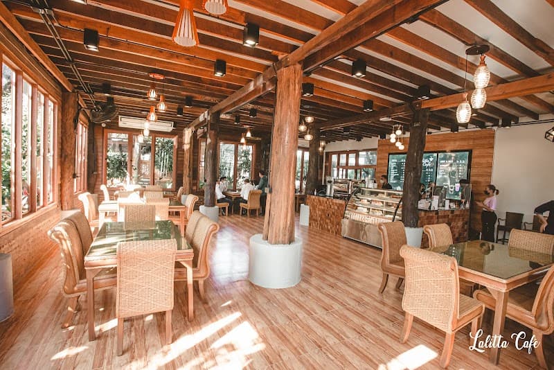 Lalitta Café & Waterfall Photo Stop