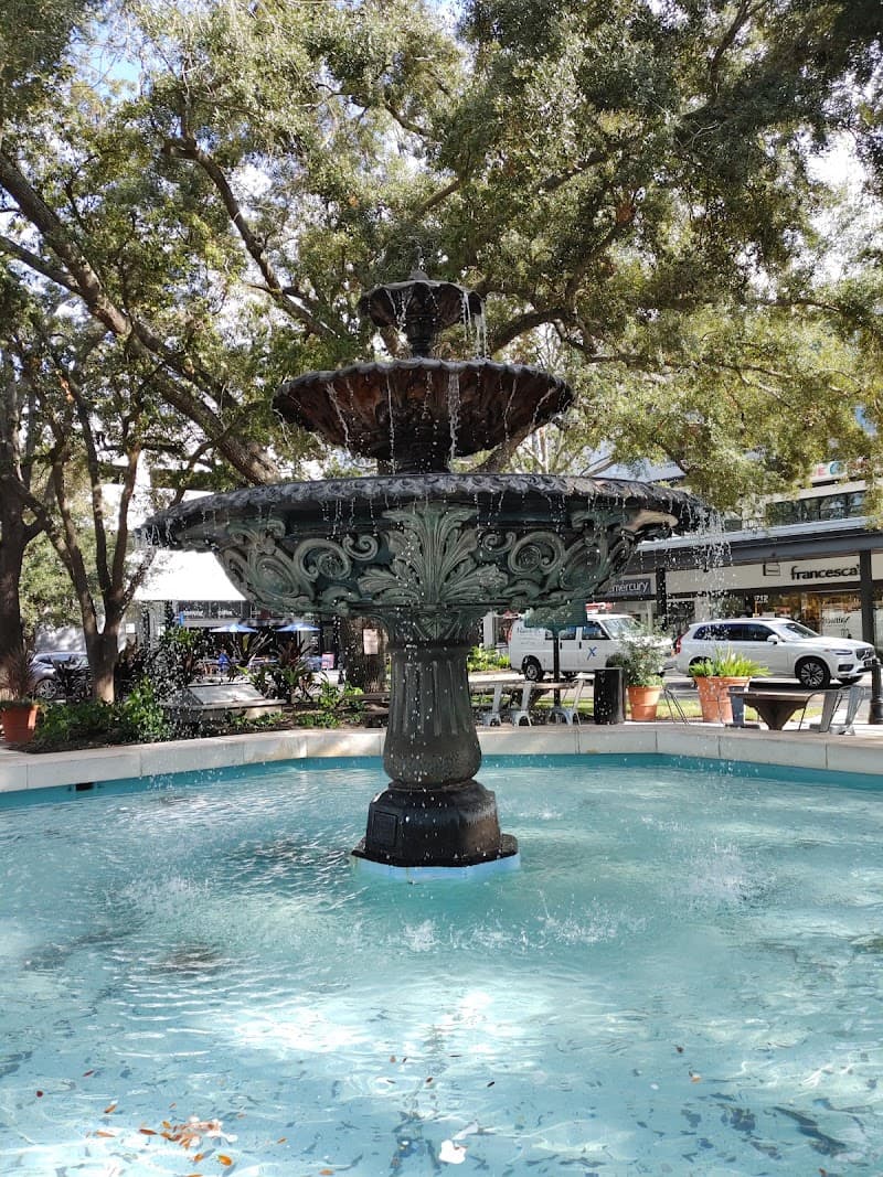 Last-Minute Shopping in Hyde Park Village
