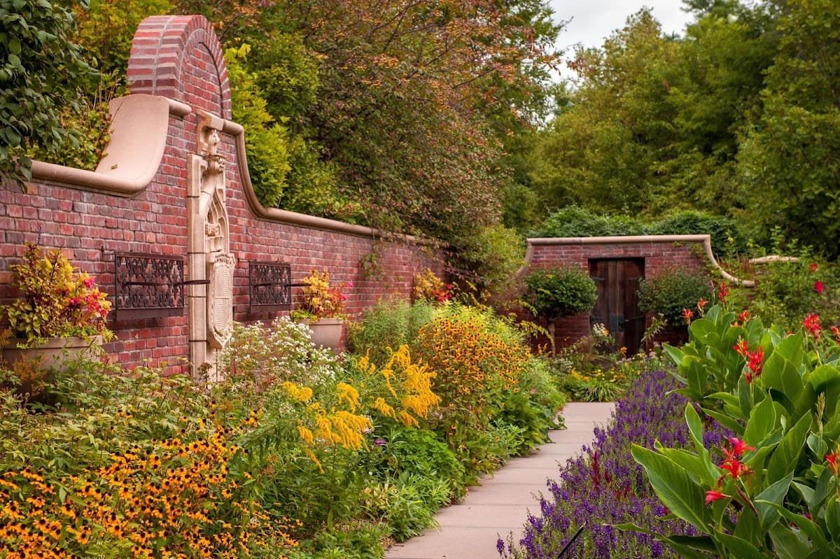 Lauritzen Gardens - Evening Stroll