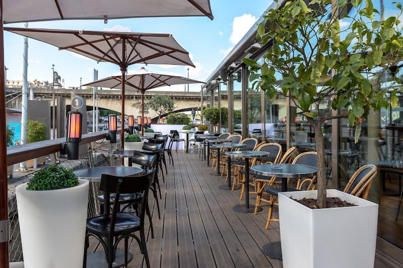 Le Bistro Parisien (dinner on the Seine)