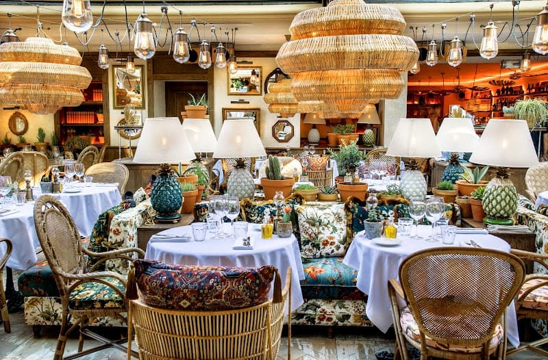 Le Café Saint-Tropez
