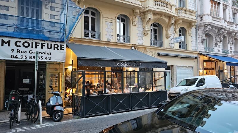 Le Séjour Café or similar seafood bistro (Old Town)