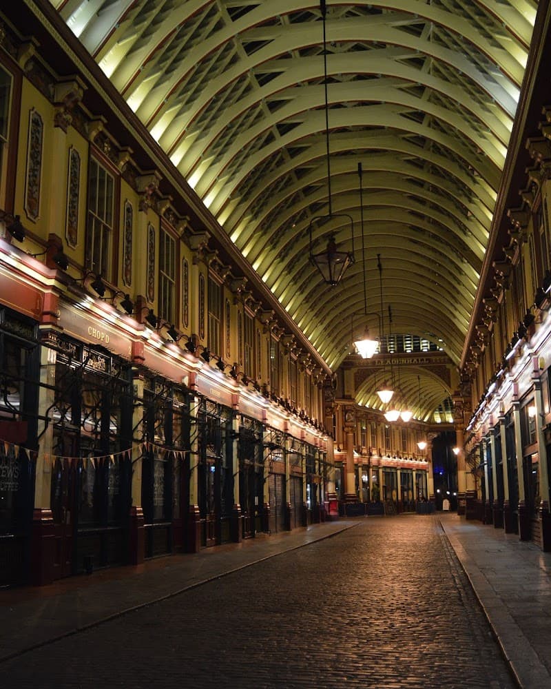 Leadenhall Market & Historic City Walking Route