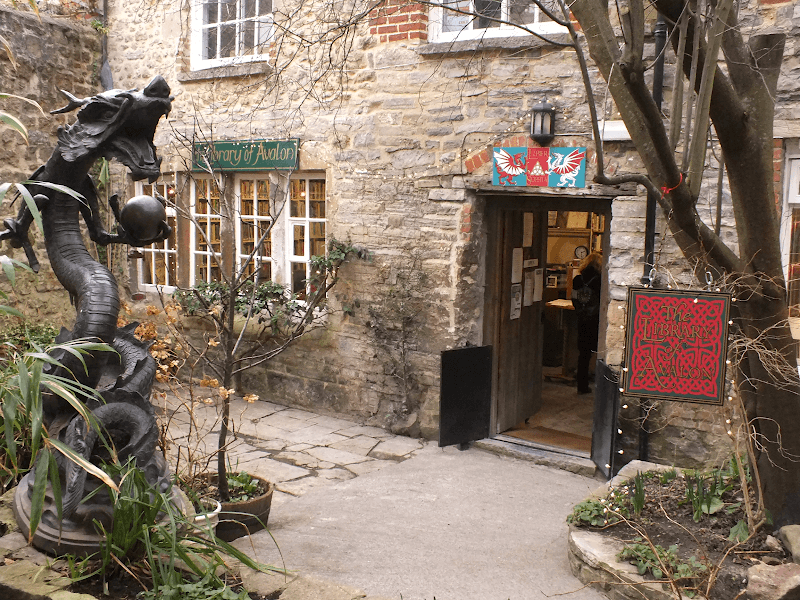 Library of Avalon & Bookshop Browsing