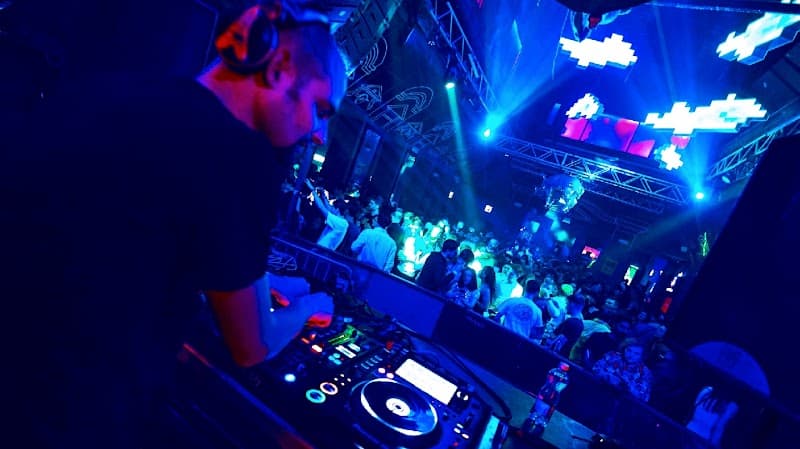 Live Music at Instant