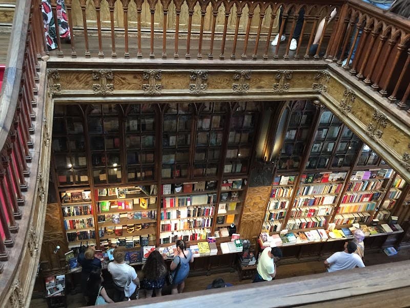 Livraria Lello and Clérigos Area Stroll