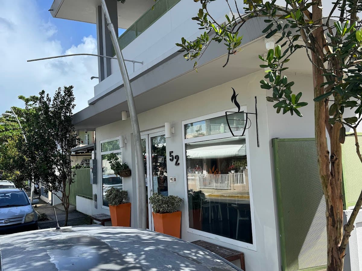 Lluvia Deli Bar