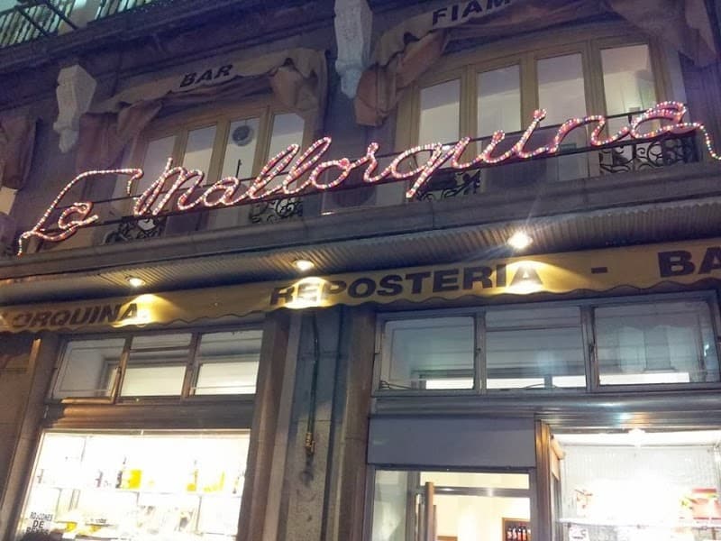 Local Bakery near Gran Vía (e.g., La Mallorquina Takeaway)