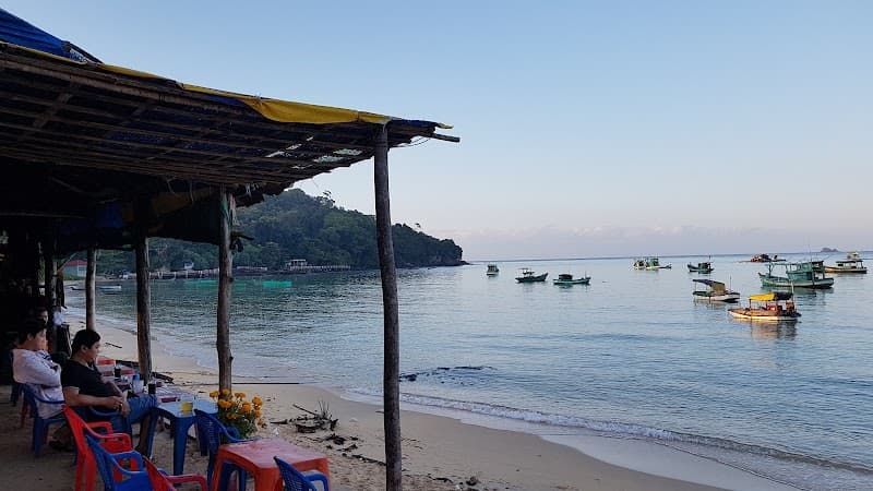 Local Seafood Eatery in Cua Can Village
