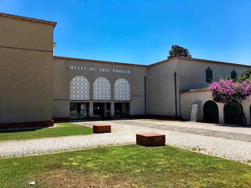 MAAT & Museu de Arte Popular Waterfront Walk