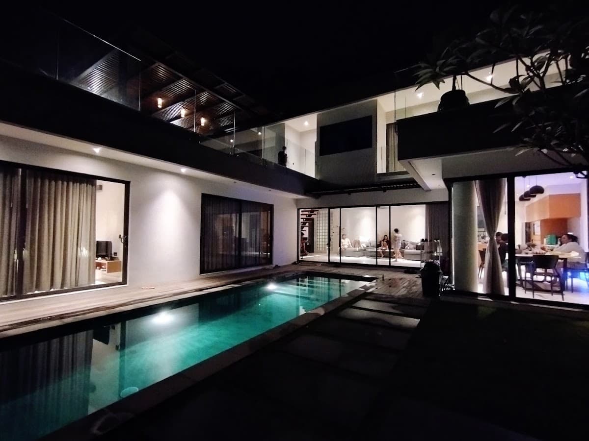 Made's Warung Uluwatu
