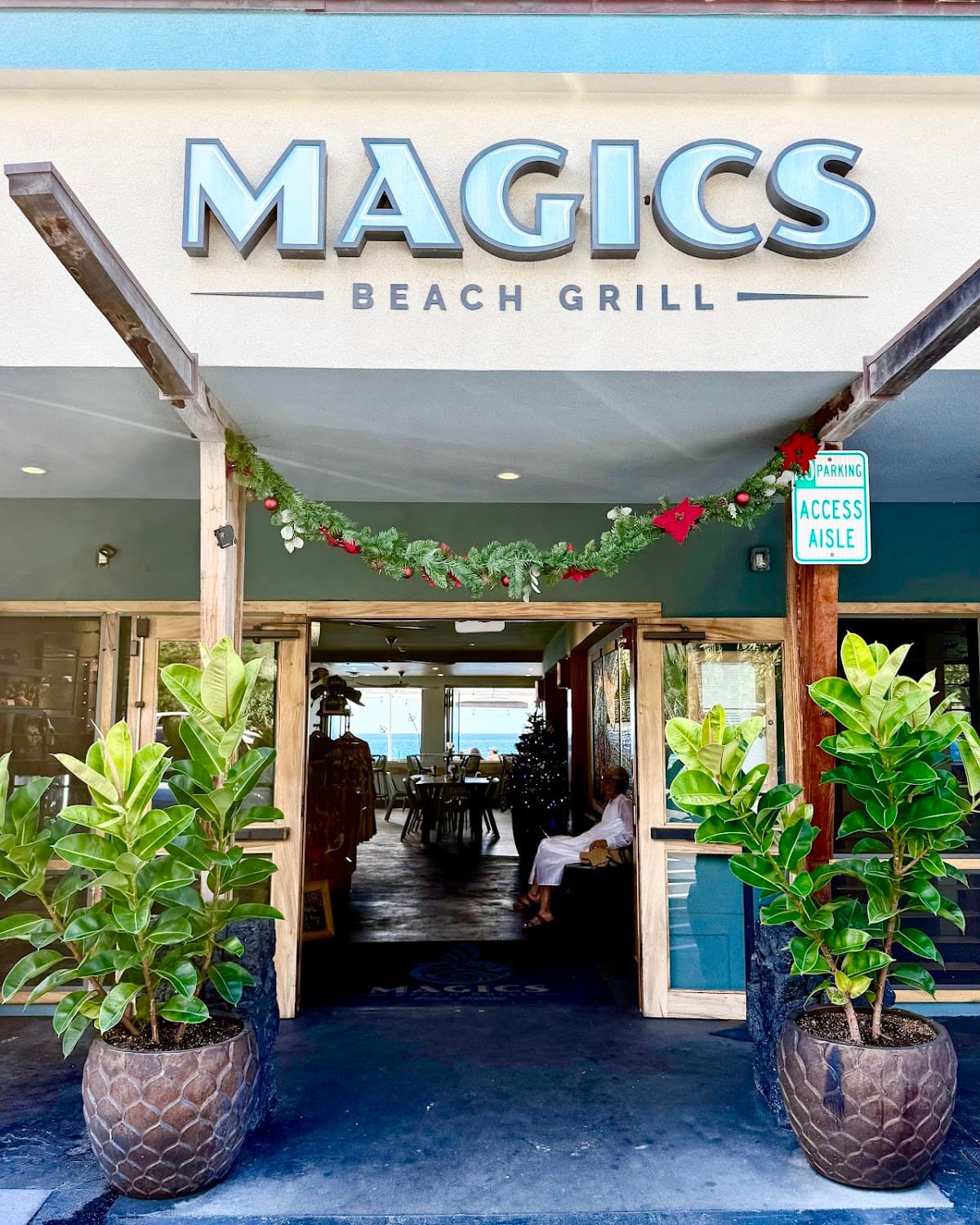 Magics Beach Grill