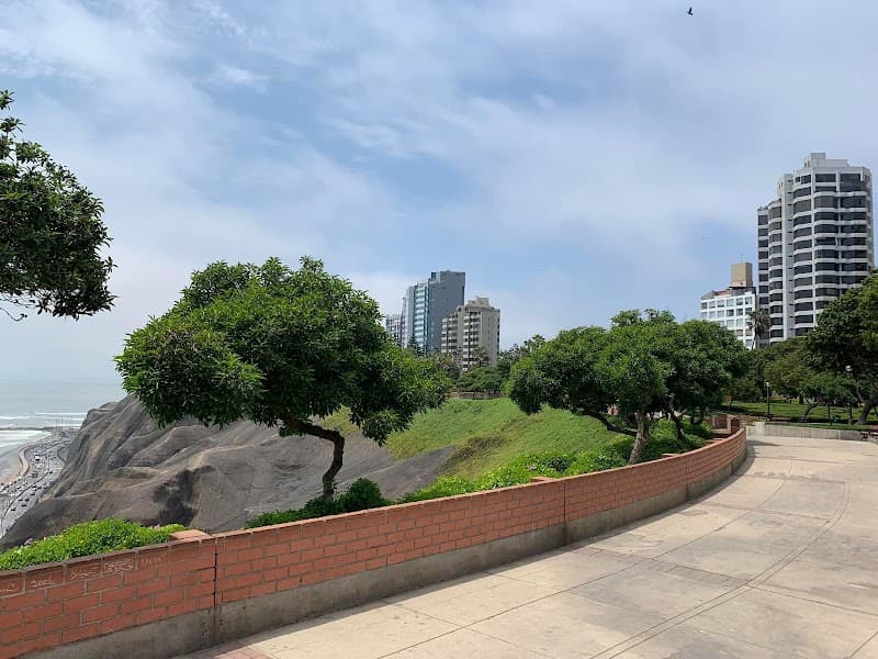 Malecón de Miraflores Coastal Walk