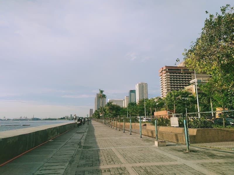 Manila Baywalk Sunset