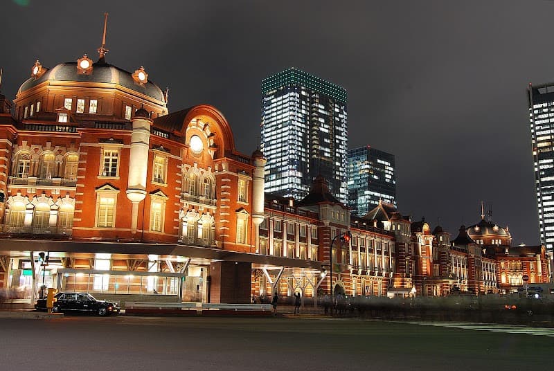 Marunouchi & Tokyo Station Architecture Walk