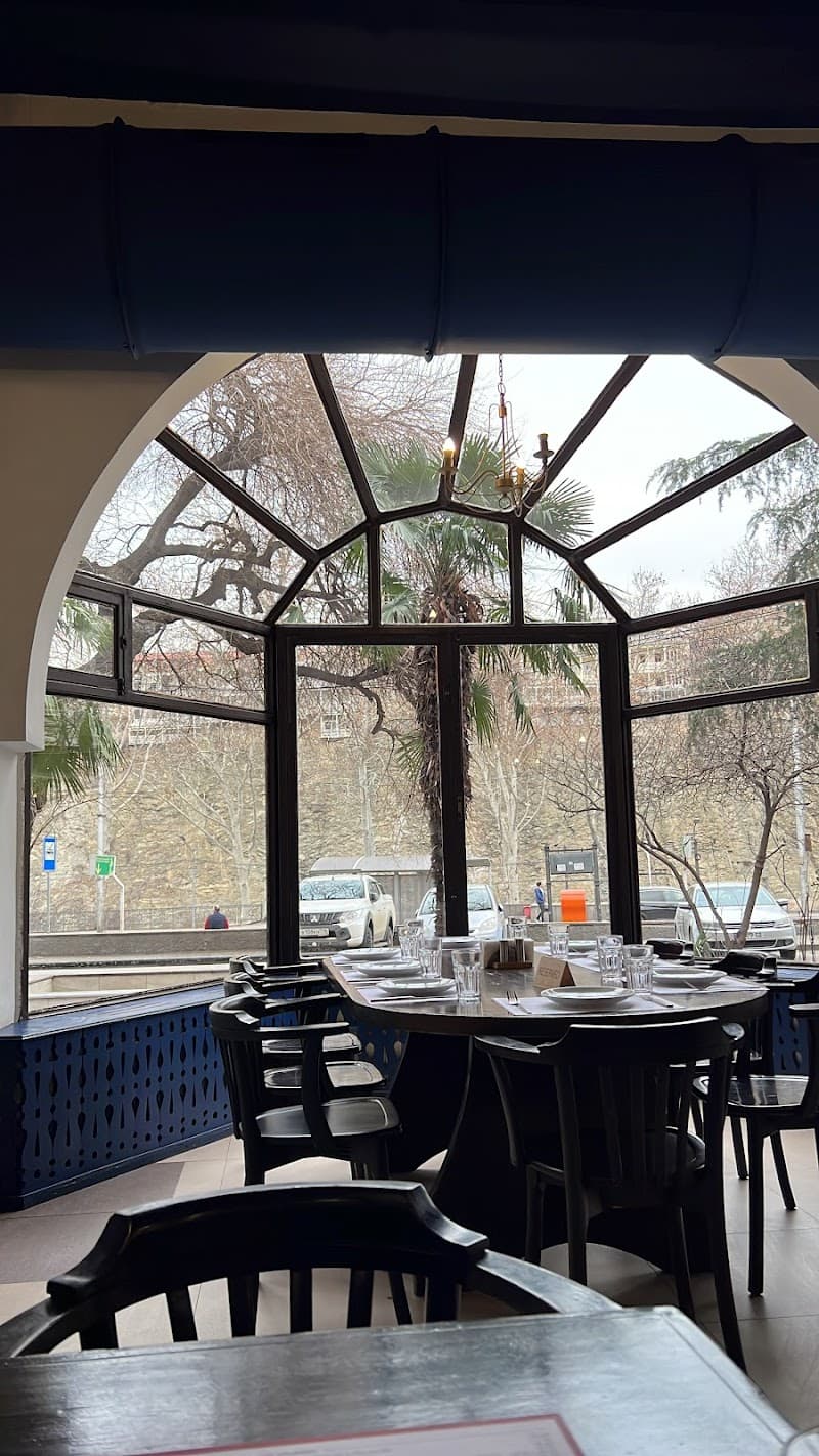 Tbilisi in 3 Days: Old Town, Green Hills, and Warm Kitchens