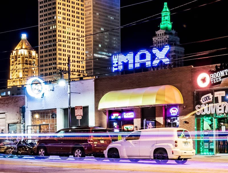Max Retropub