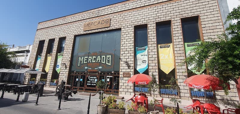 Mercado Barrio Antiguo (food stalls & casual spots)