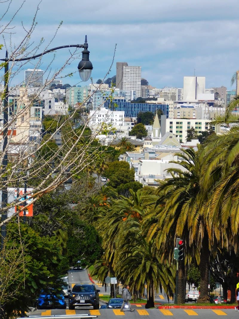 Mission District Murals & Street Stroll