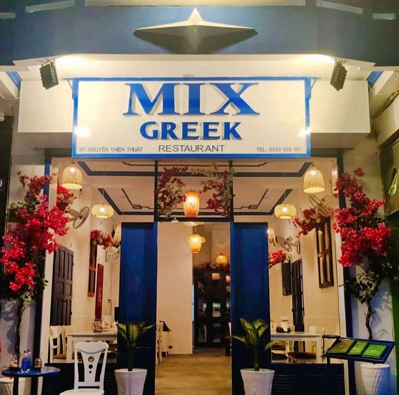 MIX Restaurant (Mediterranean, Halal-Friendly Choices)