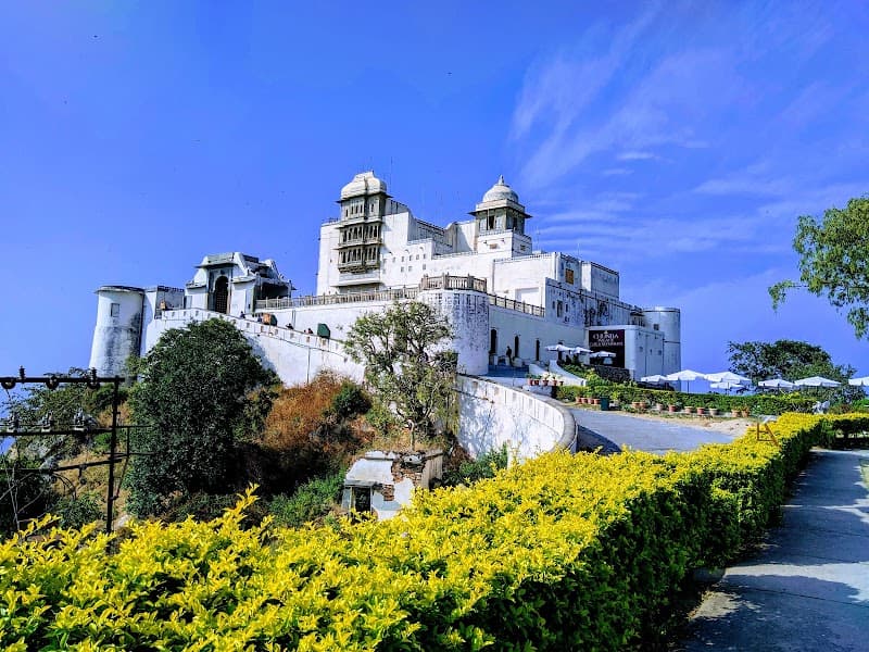 Monsoon Palace (Sajjangarh) Hilltop & Surroundings
