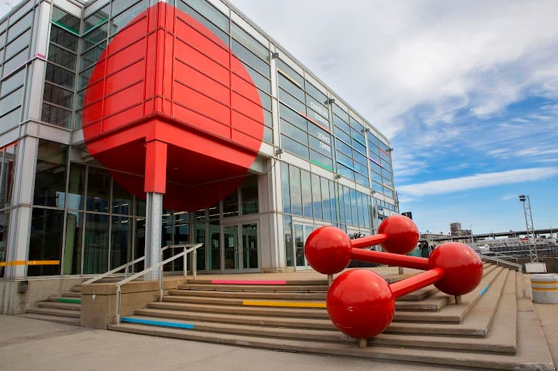 Montreal Science Centre & Old Port Promenade