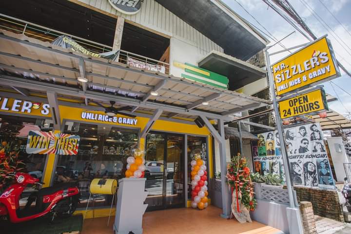 Mooon Café (Veg-Friendly Ordering)