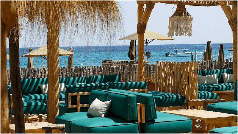 Moorea Plage (seafood & veg choices)
