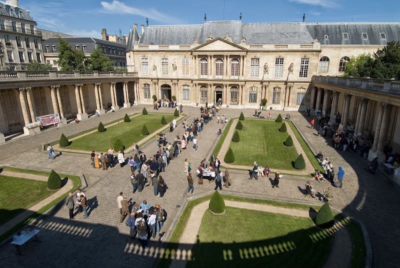 Musée Carnavalet (History of Paris Museum)