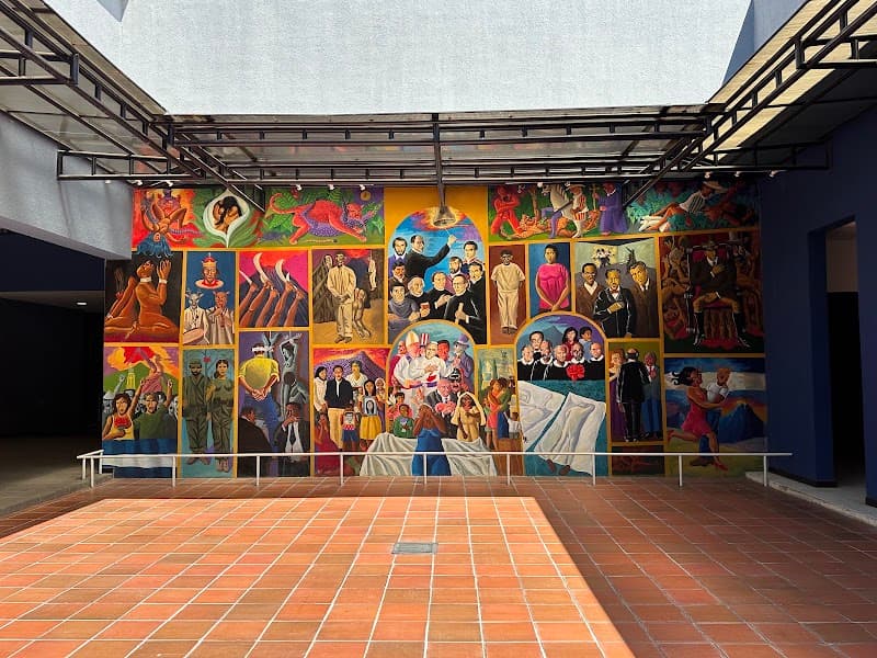 Museo Nacional de Antropología David J. Guzmán