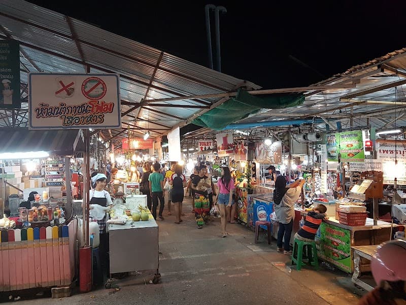 Naka Weekend Market