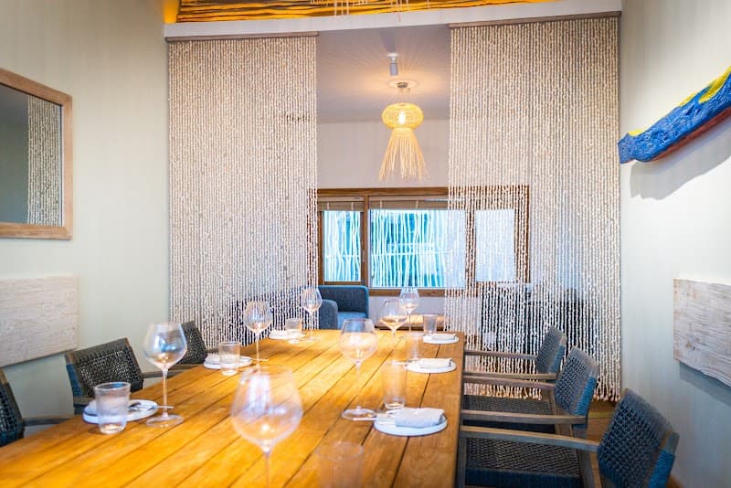 Ngoc Suong Seafood & Bar