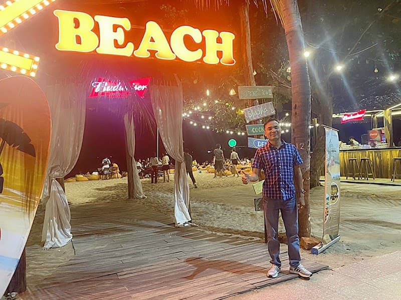 Nha Trang Beach Promenade Walk