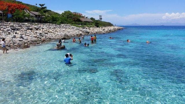 Nha Trang Island-Hopping & Snorkeling Tour (Hon Mun Area)