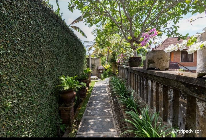 Nick's Garden Bungalows