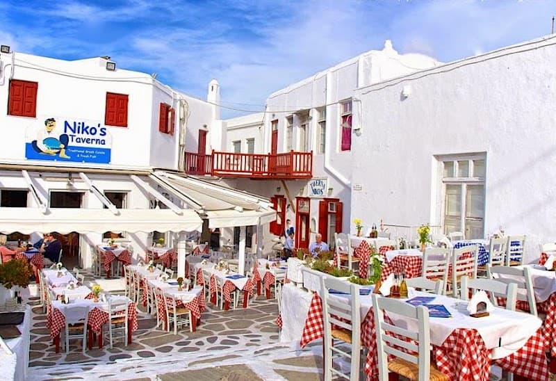 Romantic First Day in Mykonos: Alleys, Sunsets & Wine