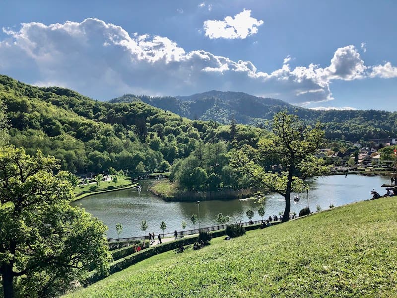 Noua Lake & Park
