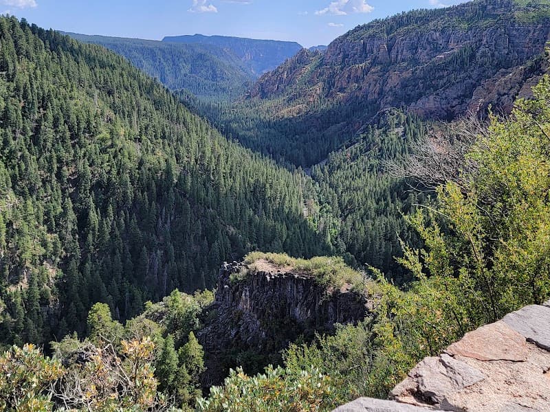 Oak Creek Canyon Overlooks