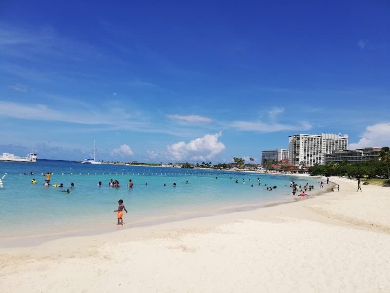 Ocho Rios Bay Beach Vendors