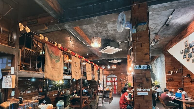 Glam Getaway in Kota Kinabalu: Sea, Sunset & Street Eats