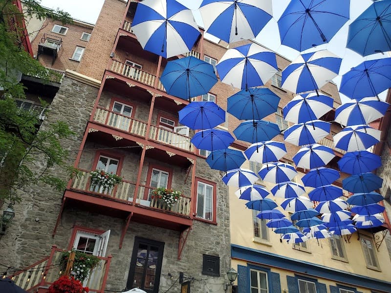 Old Port and Rue du Cul-de-Sac
