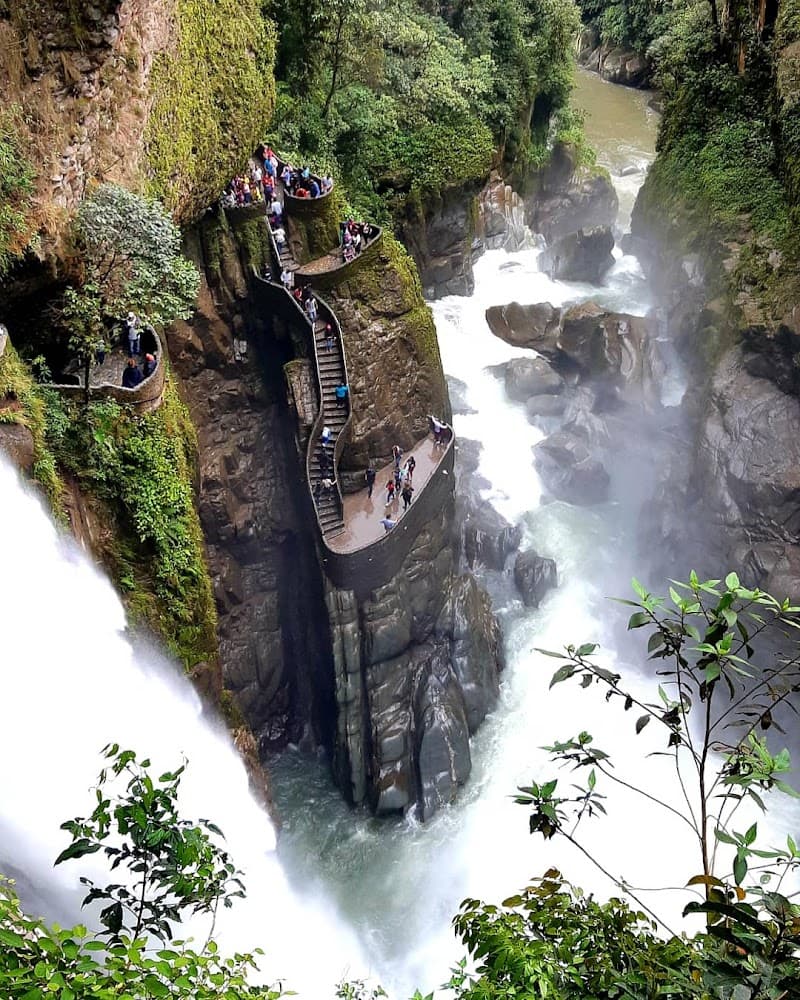 Pailón del Diablo Village Eateries (Río Verde)