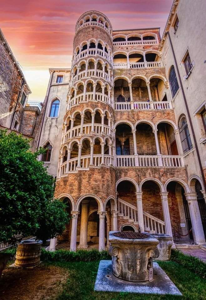 Palazzo Contarini del Bovolo & Spiral Staircase