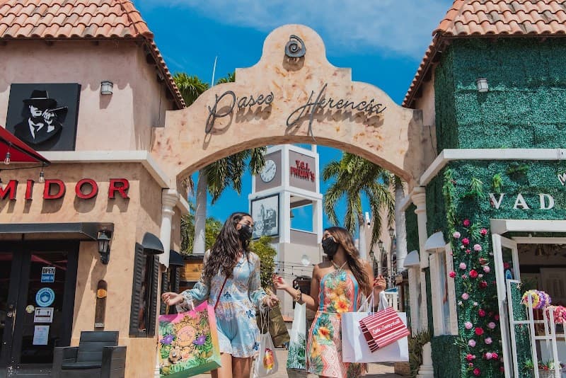 Palm Beach and Paseo Herencia